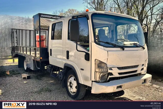 Image of Isuzu NPR-HD equipment image 3