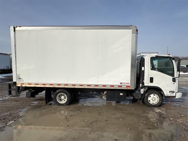 Image of Isuzu NPR-HD equipment image 3