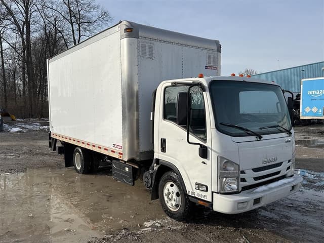 Image of Isuzu NPR-HD equipment image 2