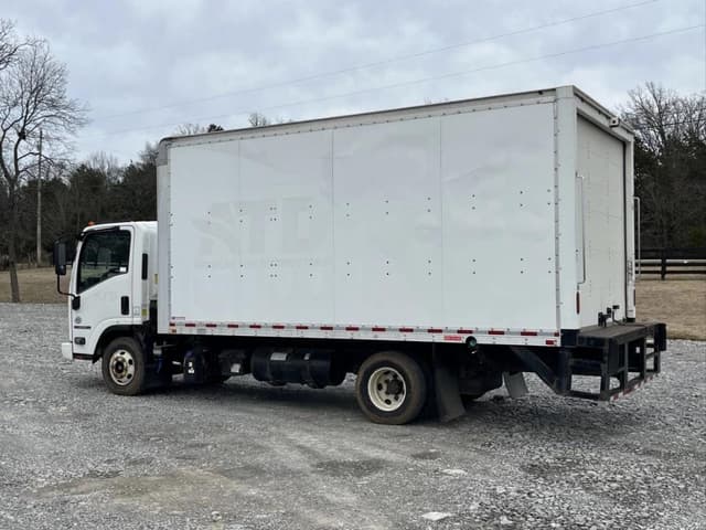 Image of Isuzu NPR-HD equipment image 2