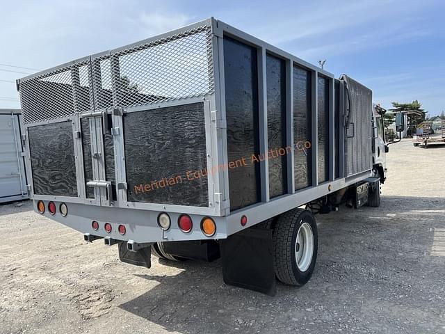 Image of Isuzu NPR equipment image 4