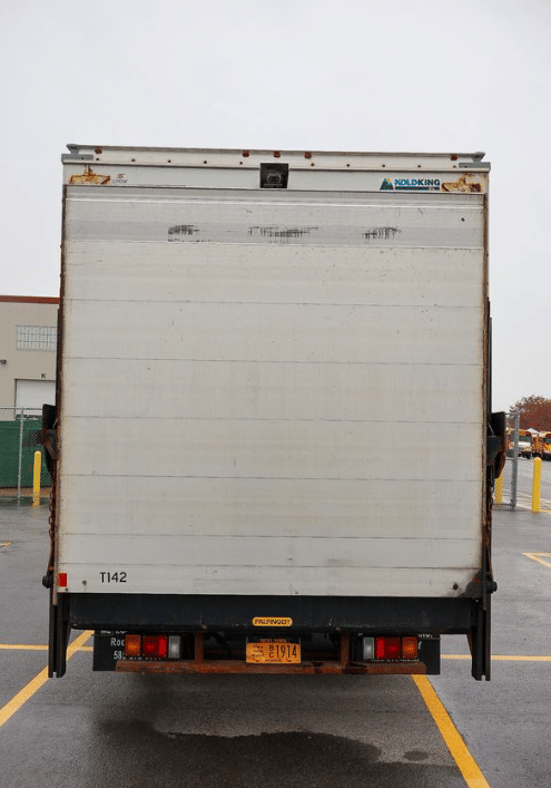 Image of Isuzu NQR equipment image 3