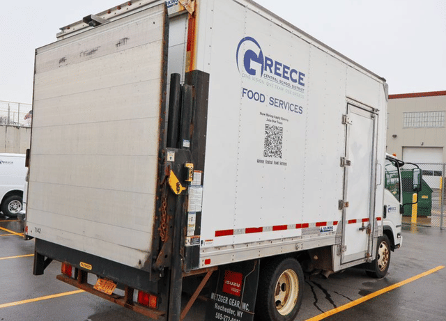 Image of Isuzu NQR equipment image 4