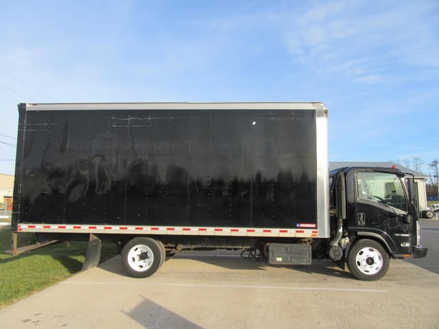 Image of Isuzu NQR equipment image 2