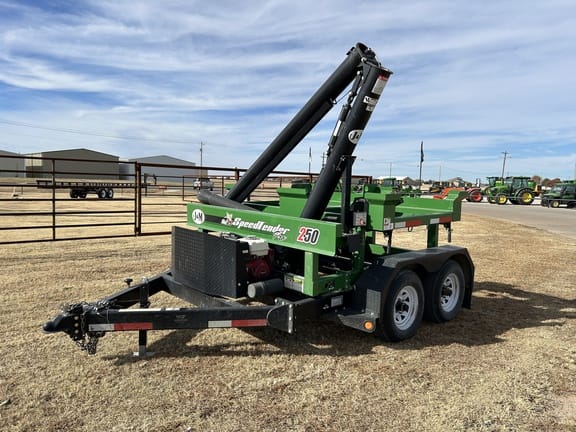 2019 J&M Speed Tender Pro 250 Equipment Image0