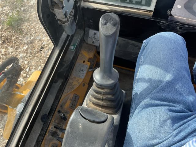 Image of JCB 1CXT equipment image 4