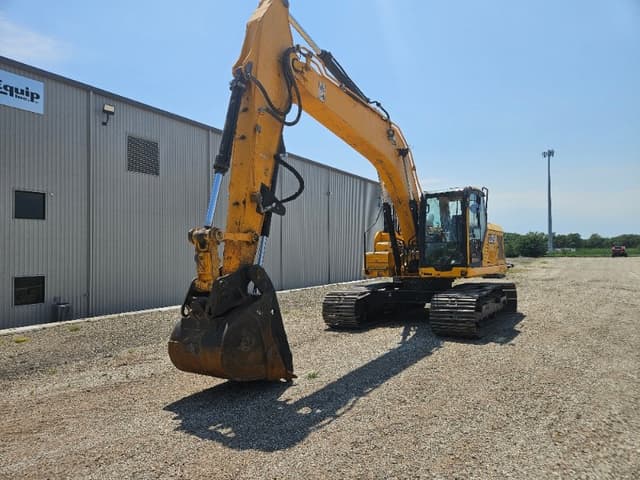 Image of JCB 220X LC equipment image 1