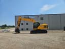 2019 JCB 220X LC Image