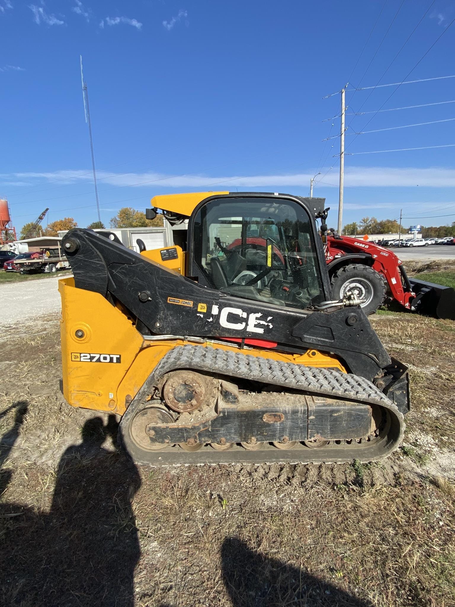 2019 JCB 270T Equipment Image0