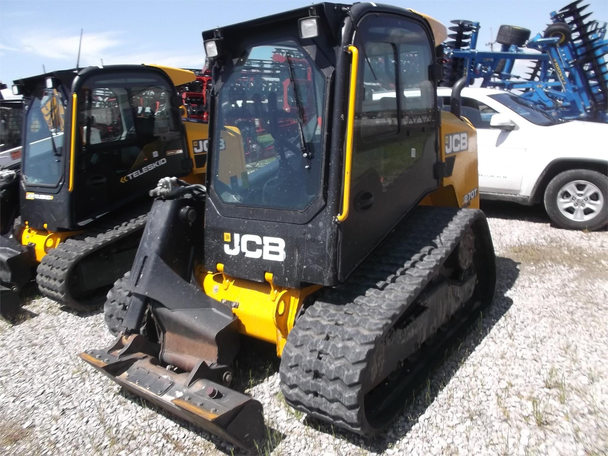 2019 JCB 270T Equipment Image0