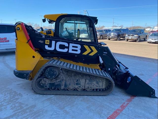 Image of JCB 3TS-8T equipment image 2