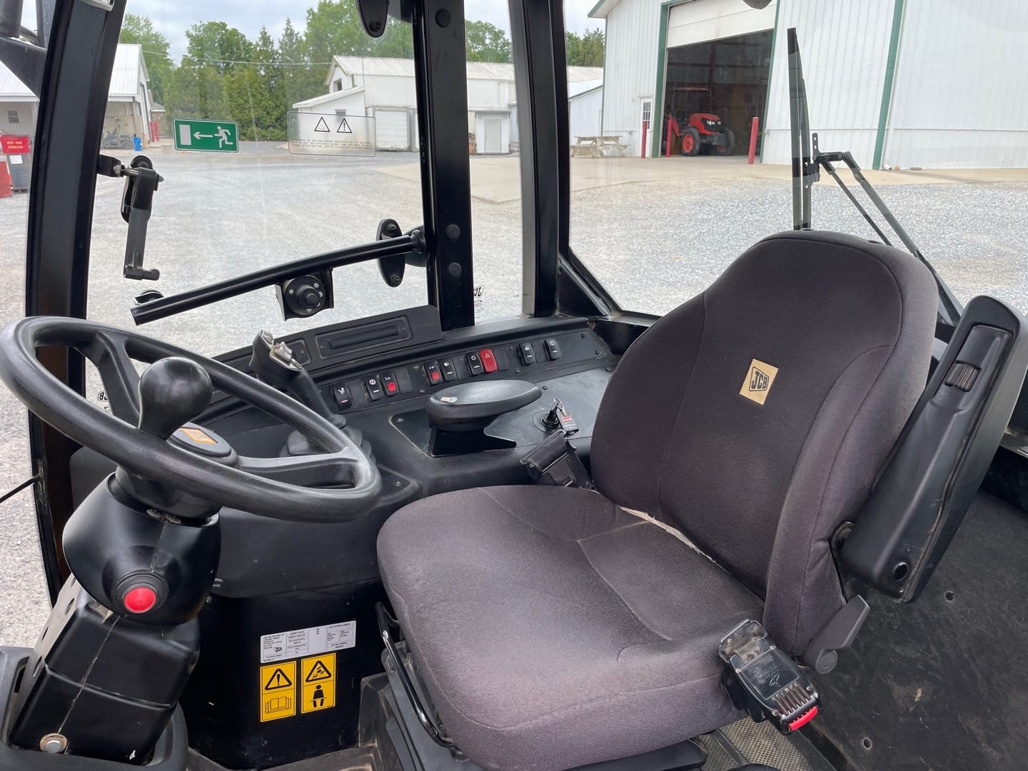 2019 JCB 407 Agri Equipment Image0