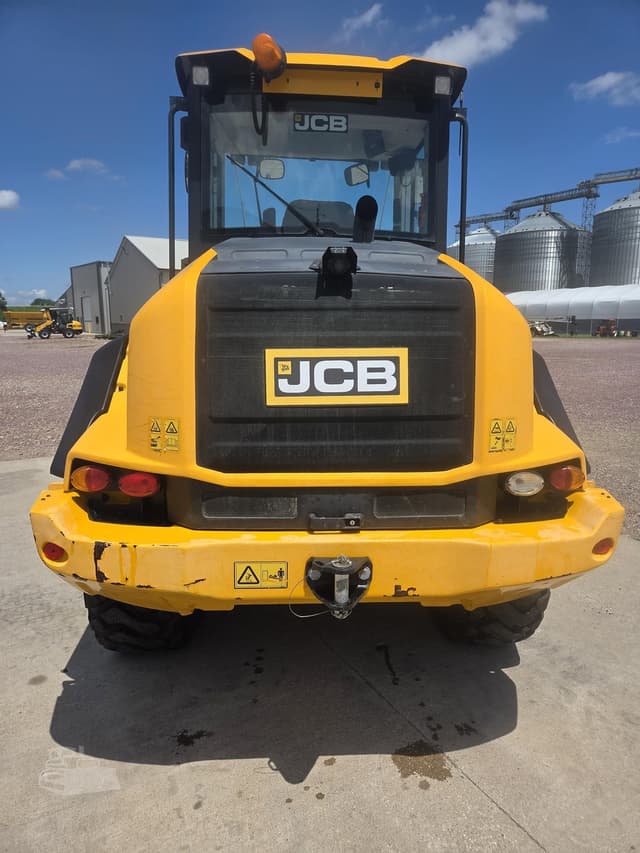 Image of JCB 411 equipment image 3