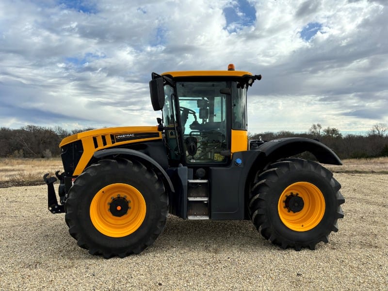 2019 JCB Fastrac 4220 Equipment Image0