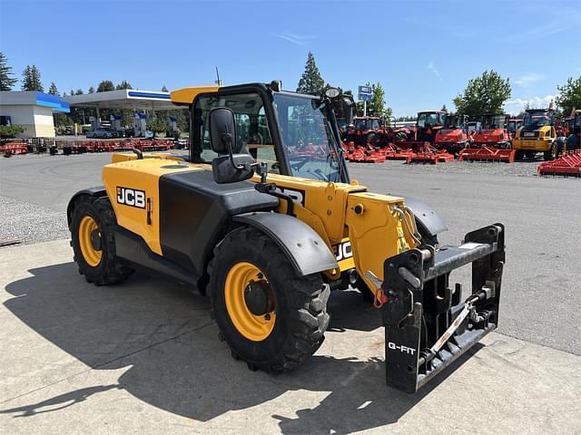 Image of JCB 525-60 Agri Plus equipment image 3