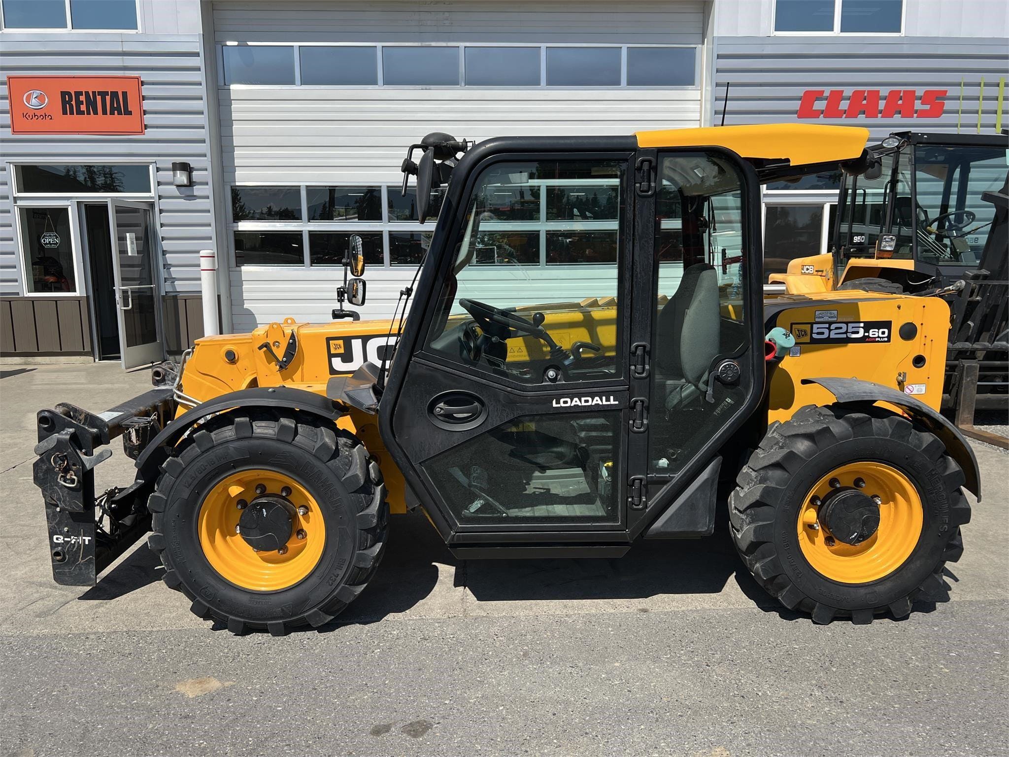 2019 JCB 525-60 Agri Plus Equipment Image0