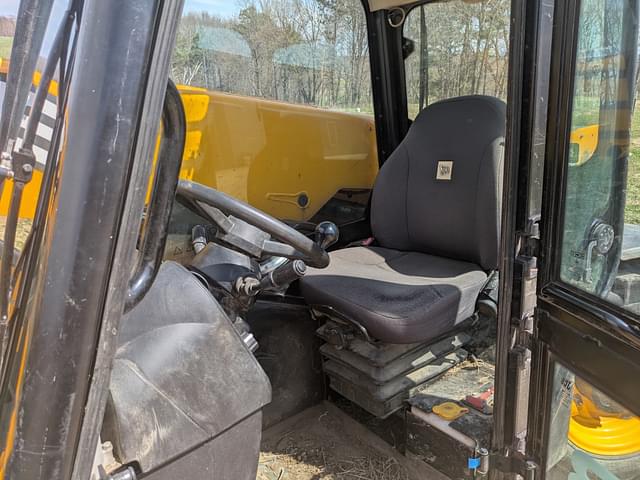 Image of JCB 525-60 equipment image 4