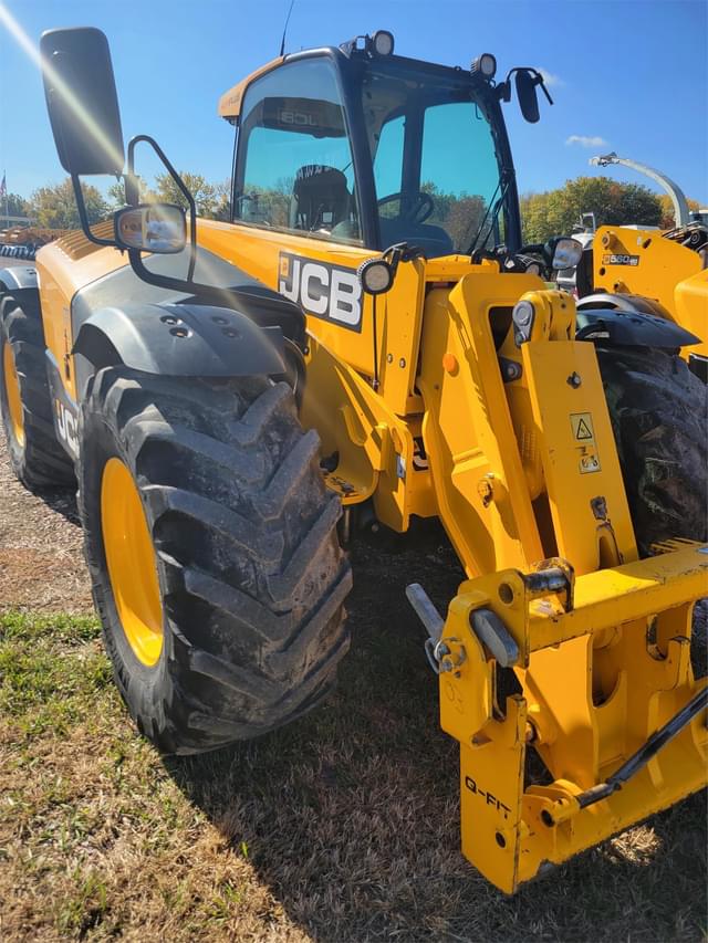 Image of JCB 541-70 Agri Plus equipment image 2