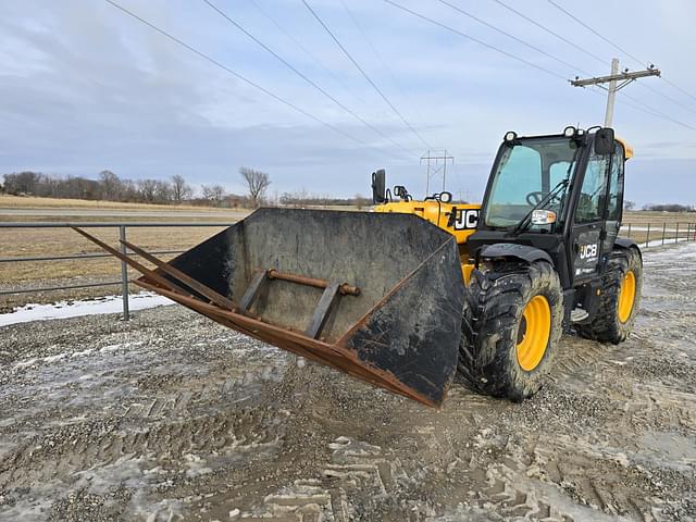 Image of JCB 541-70 Agri Plus equipment image 2