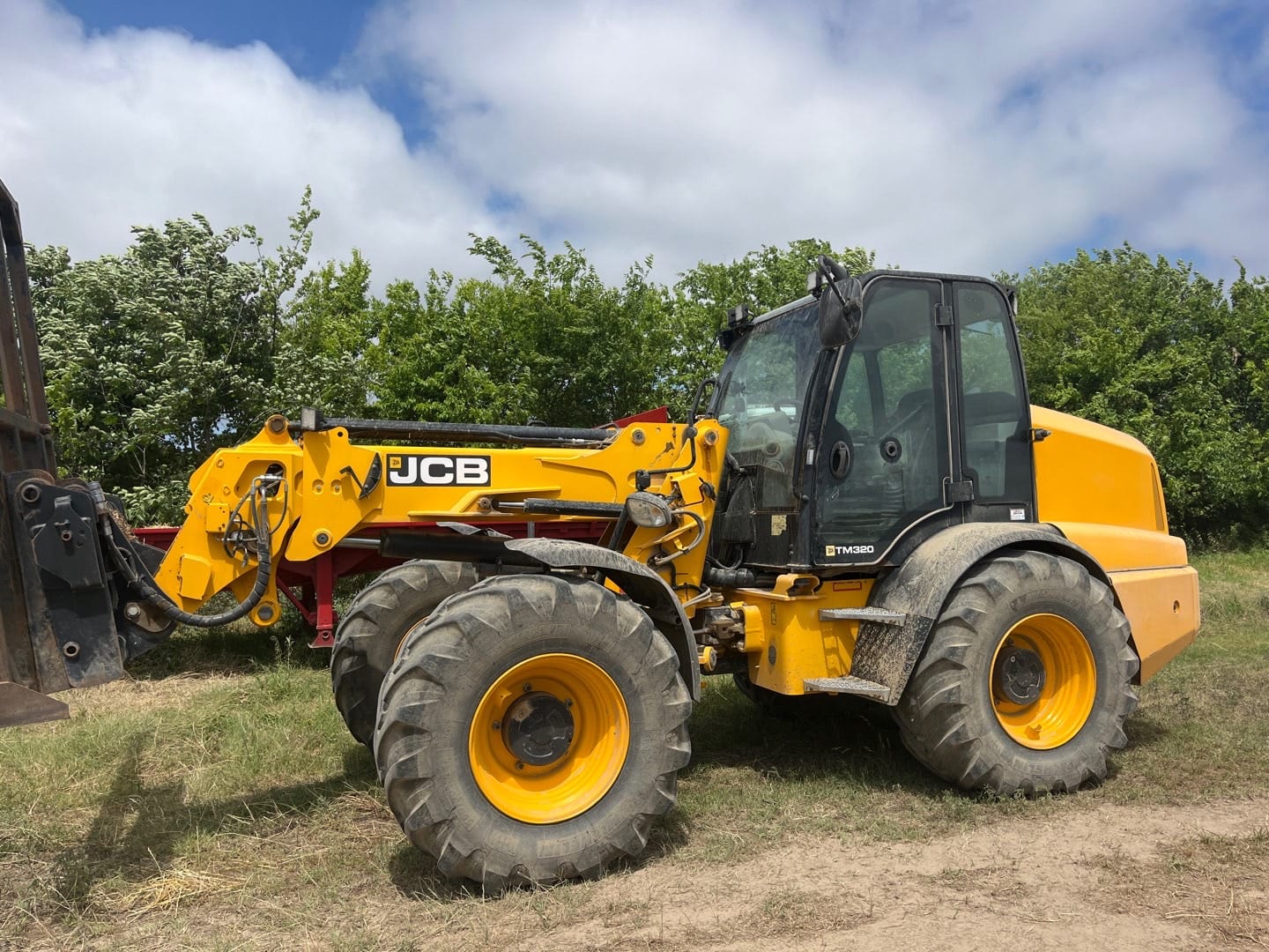 2019 JCB TM320 Equipment Image0