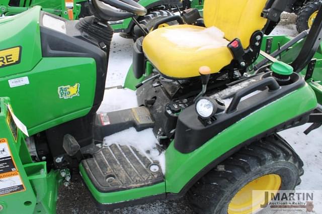 Image of John Deere 1025R equipment image 4