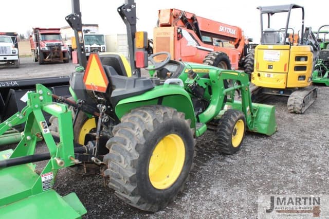 Image of John Deere 3025E equipment image 2