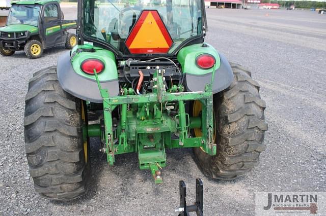 Image of John Deere 4052R equipment image 4