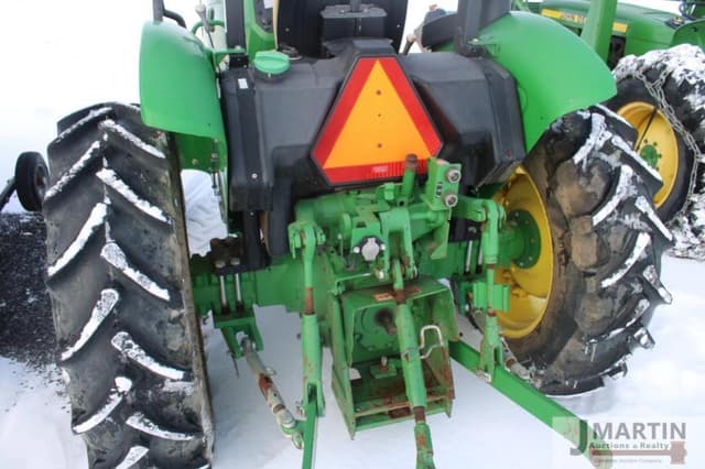 Image of John Deere 5045E equipment image 4