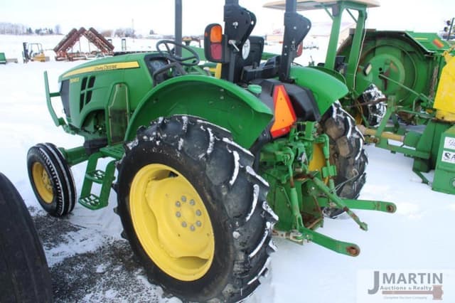 Image of John Deere 5045E equipment image 3
