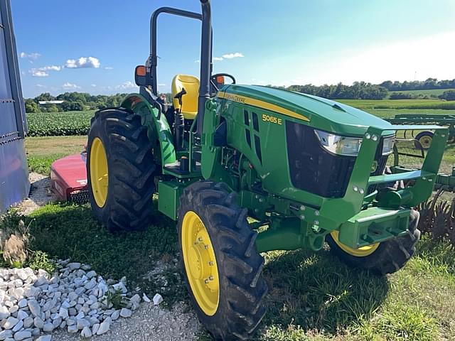 Image of John Deere 5065E equipment image 1