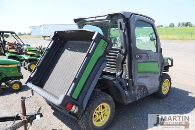 Image of John Deere XUV 835M equipment image 2