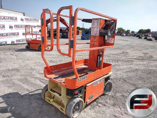 Image of JLG 1230ES equipment image 4