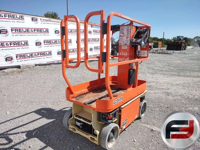 Image of JLG 1230ES equipment image 4