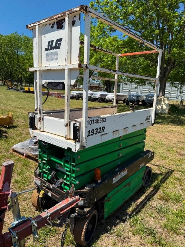 Image of JLG 1932R  equipment image 1