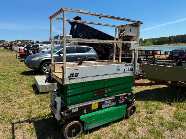 Image of JLG 1932R  equipment image 3