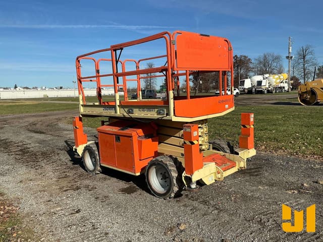 Image of JLG 260MRT equipment image 2