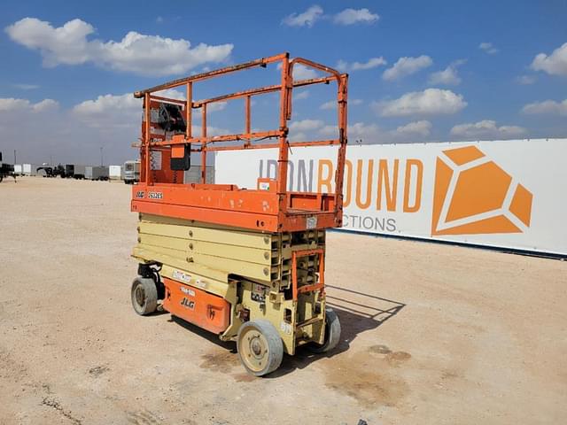 Image of JLG 2632ES equipment image 2