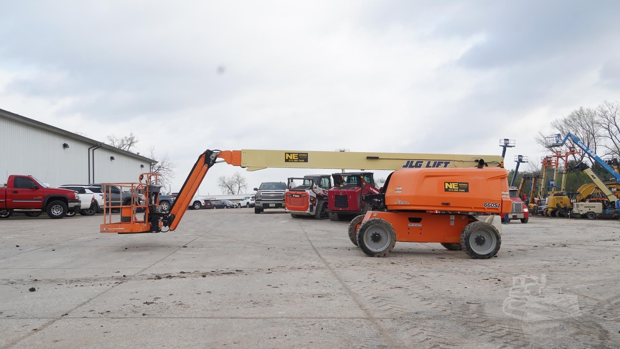 2019 JLG 660SJ Equipment Image0