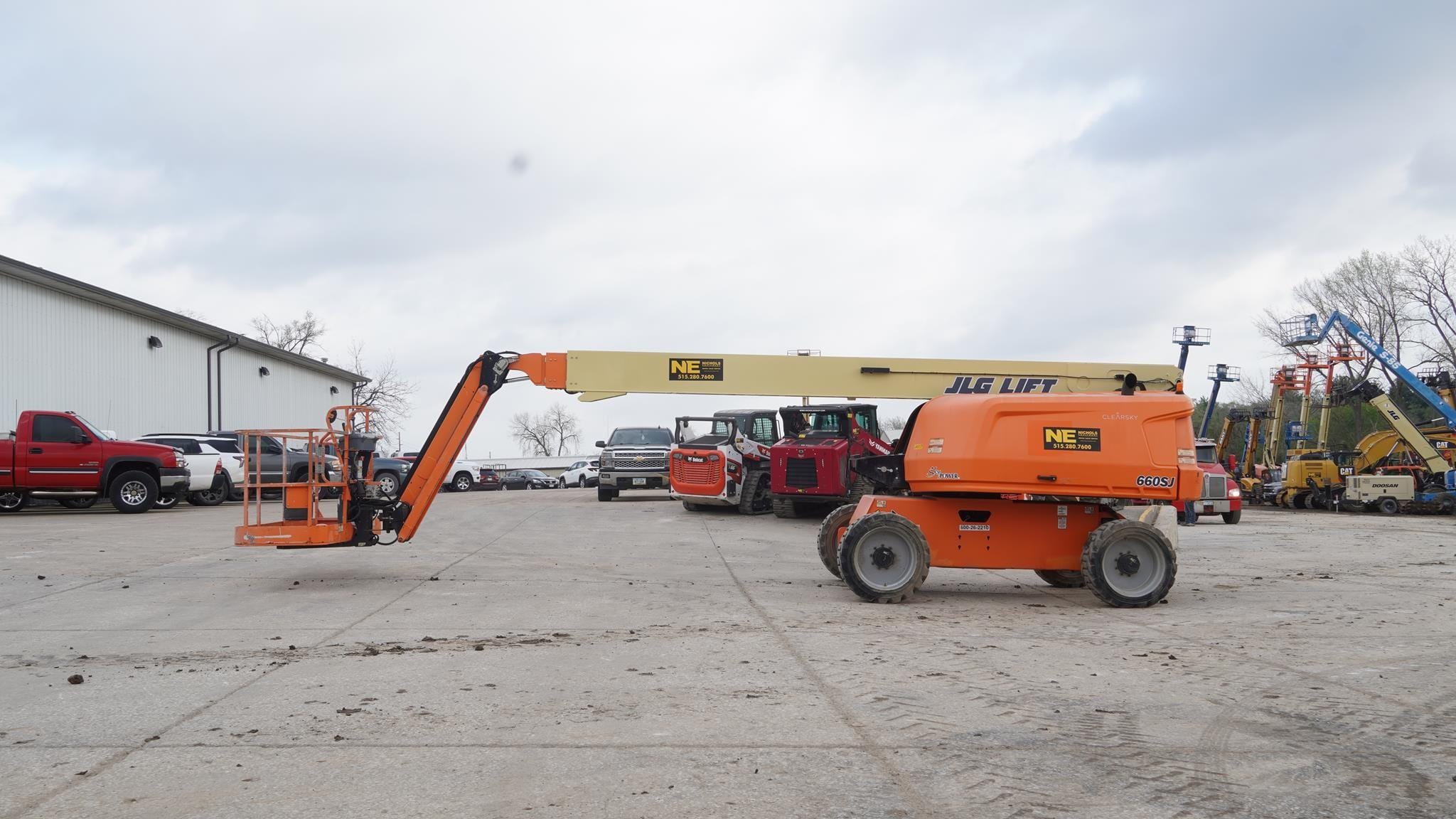 2019 JLG 660SJ Equipment Image0