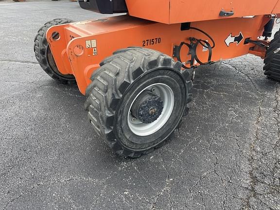 Image of JLG 800AJ equipment image 4