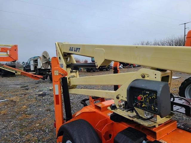 Image of JLG T350 equipment image 4