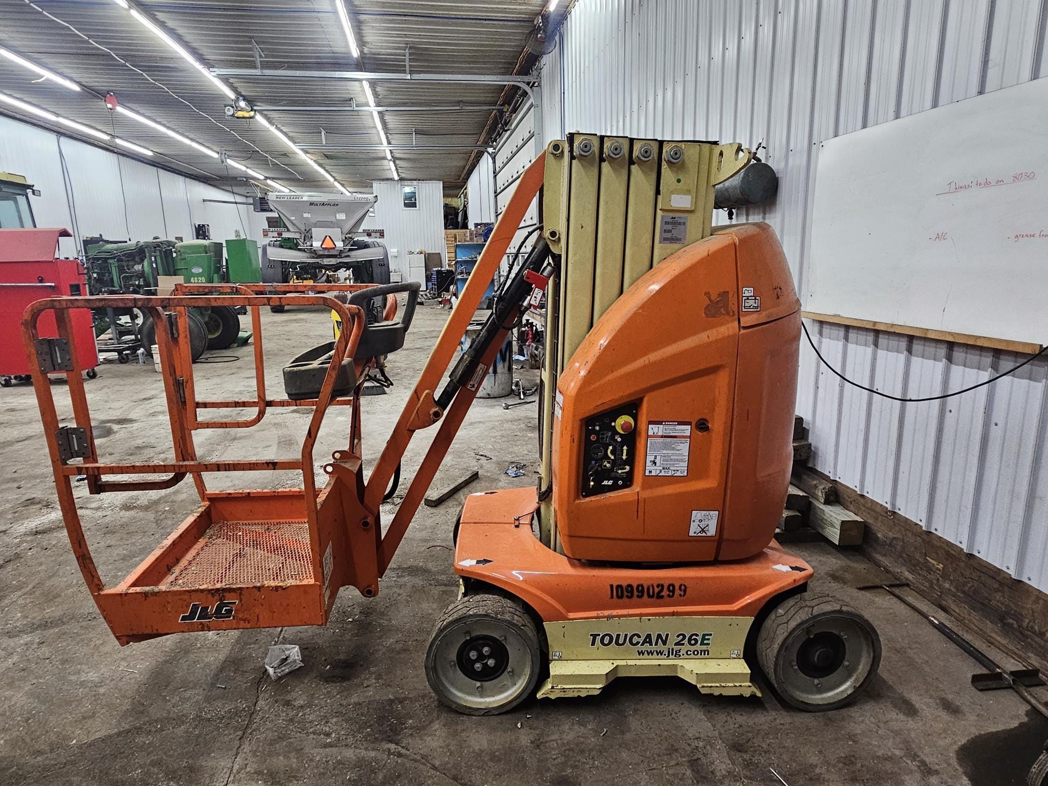 Main image JLG Toucan 26E