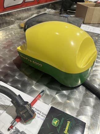 Image of John Deere StarFire 6000 equipment image 1