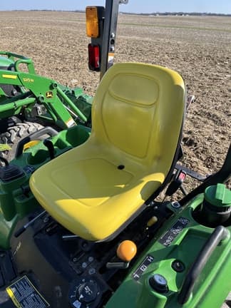 Image of John Deere 1023E equipment image 4