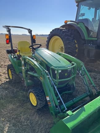 Image of John Deere 1023E equipment image 2