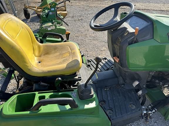 Image of John Deere 1023E equipment image 4