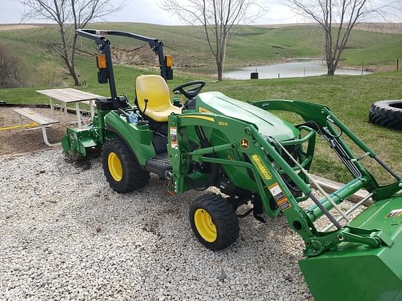 Image of John Deere 1023E equipment image 3