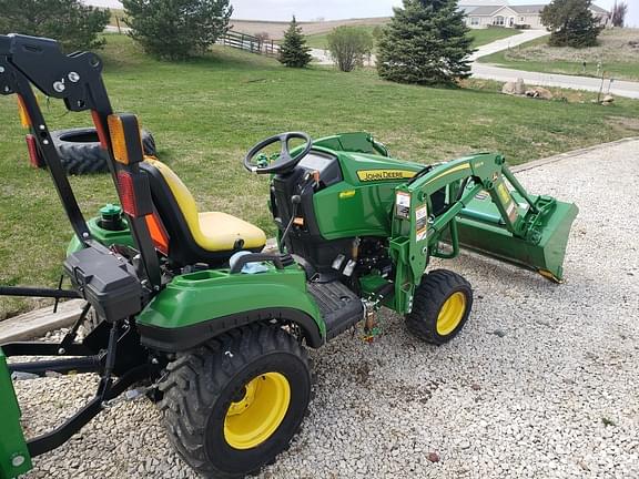 Image of John Deere 1023E equipment image 4