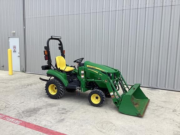 Image of John Deere 1023E equipment image 4