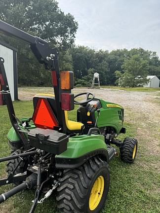 Image of John Deere 1023E equipment image 2